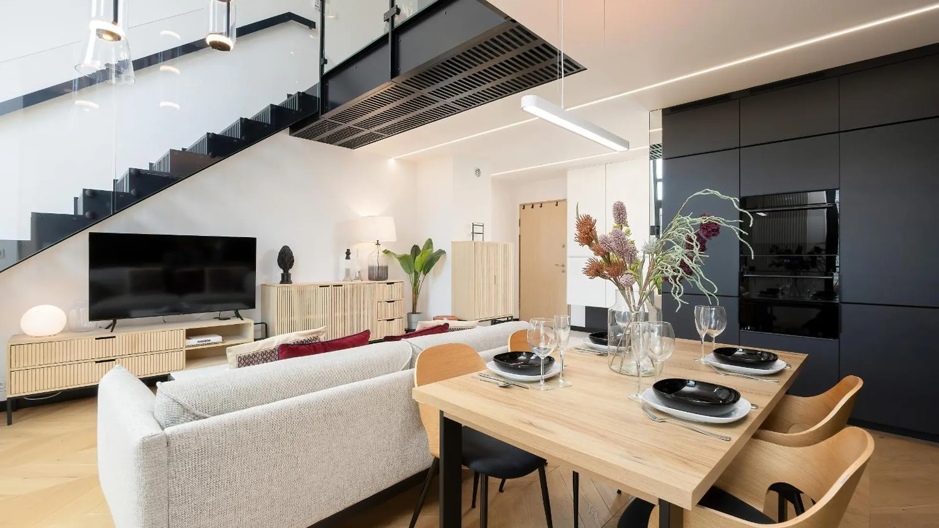 Apartment Ekskluzywny Apartament Z Antresola By Renters Prestige Warsaw Poland