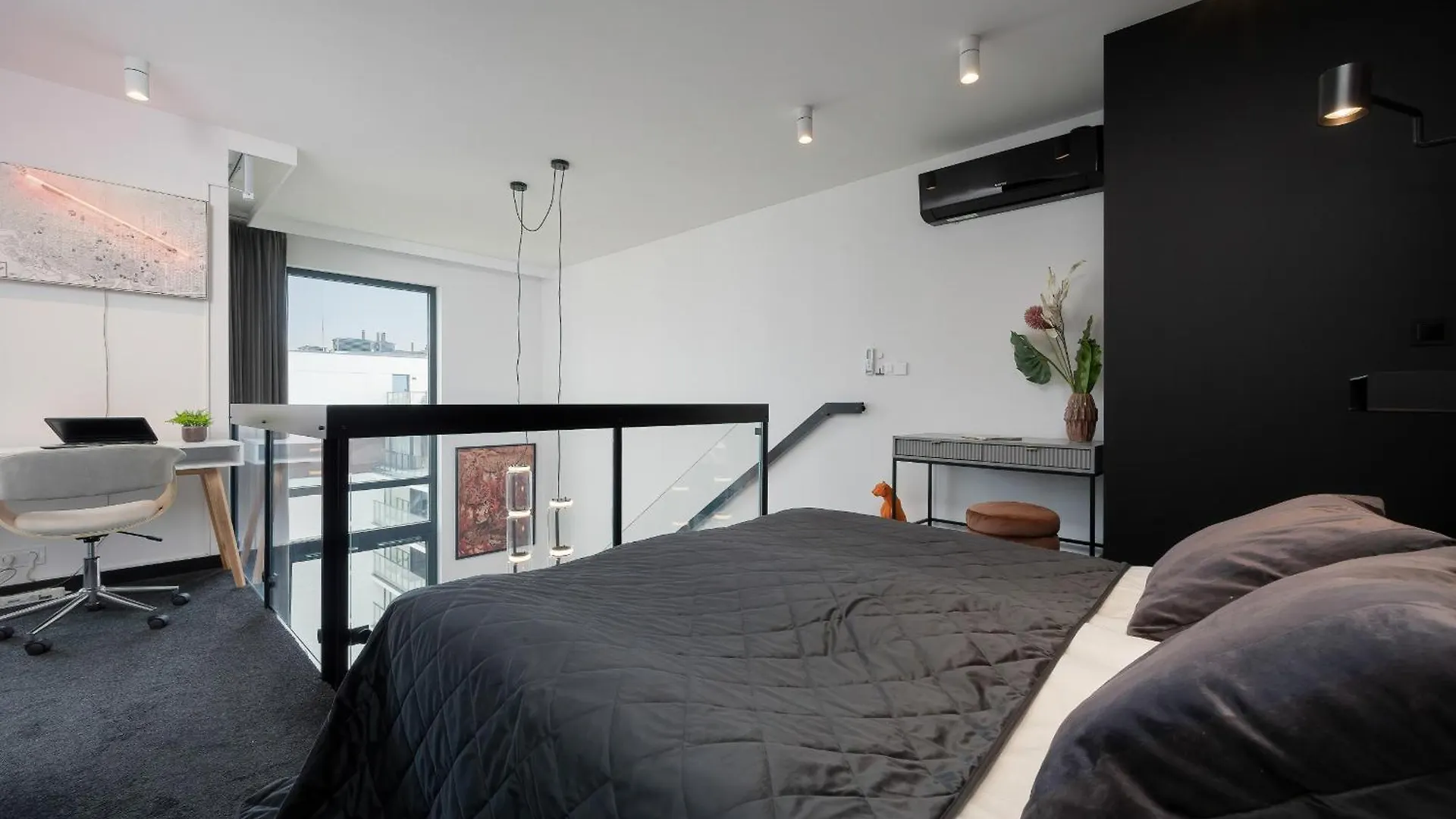 Ekskluzywny Apartament Z Antresola By Renters Prestige Warsaw Apartment