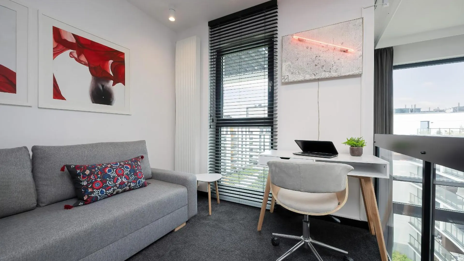 Ekskluzywny Apartament Z Antresola By Renters Prestige Warsaw Poland