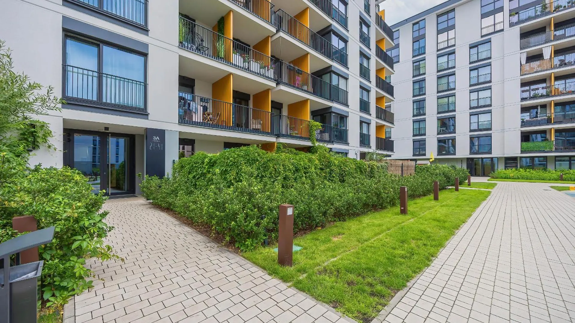 Apartment Ekskluzywny Apartament Z Antresola By Renters Prestige Warsaw Poland